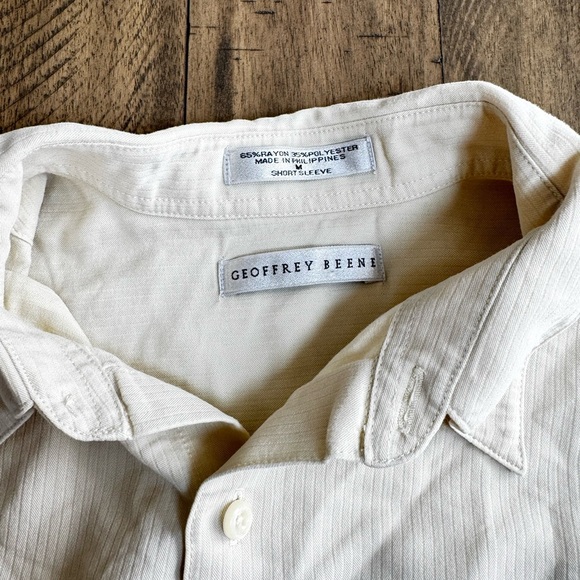 Geoffrey Beene Men's Casual Cream Button Down Shirt - Picture 10 of 13
